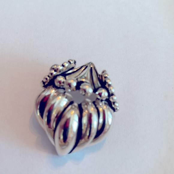 Beautiful Silver-tone Necklace - Picture 3 of 5